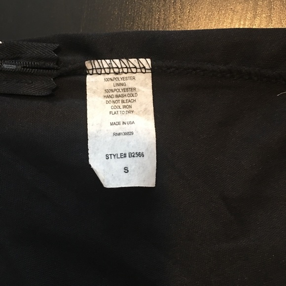 Cute Mini Skirt ! 💃🏻 NEVER WORN - Picture 4 of 5