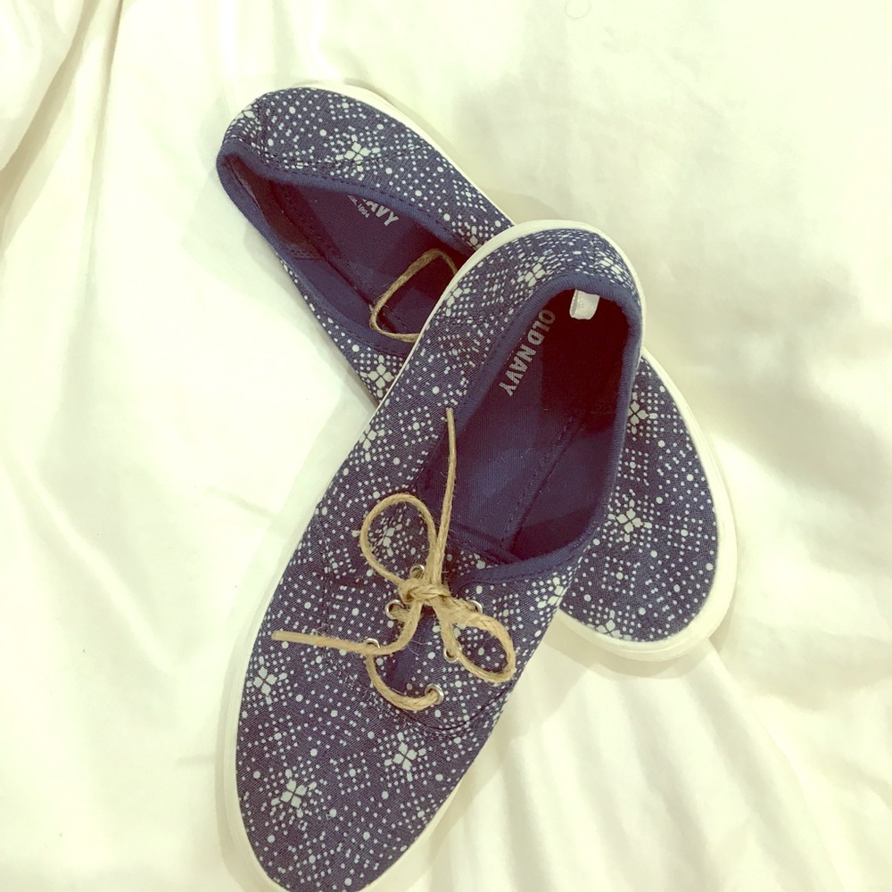 Old Navy Aztec Sneakers