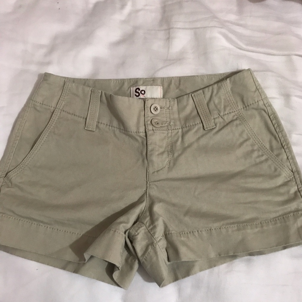 Short khaki shorts