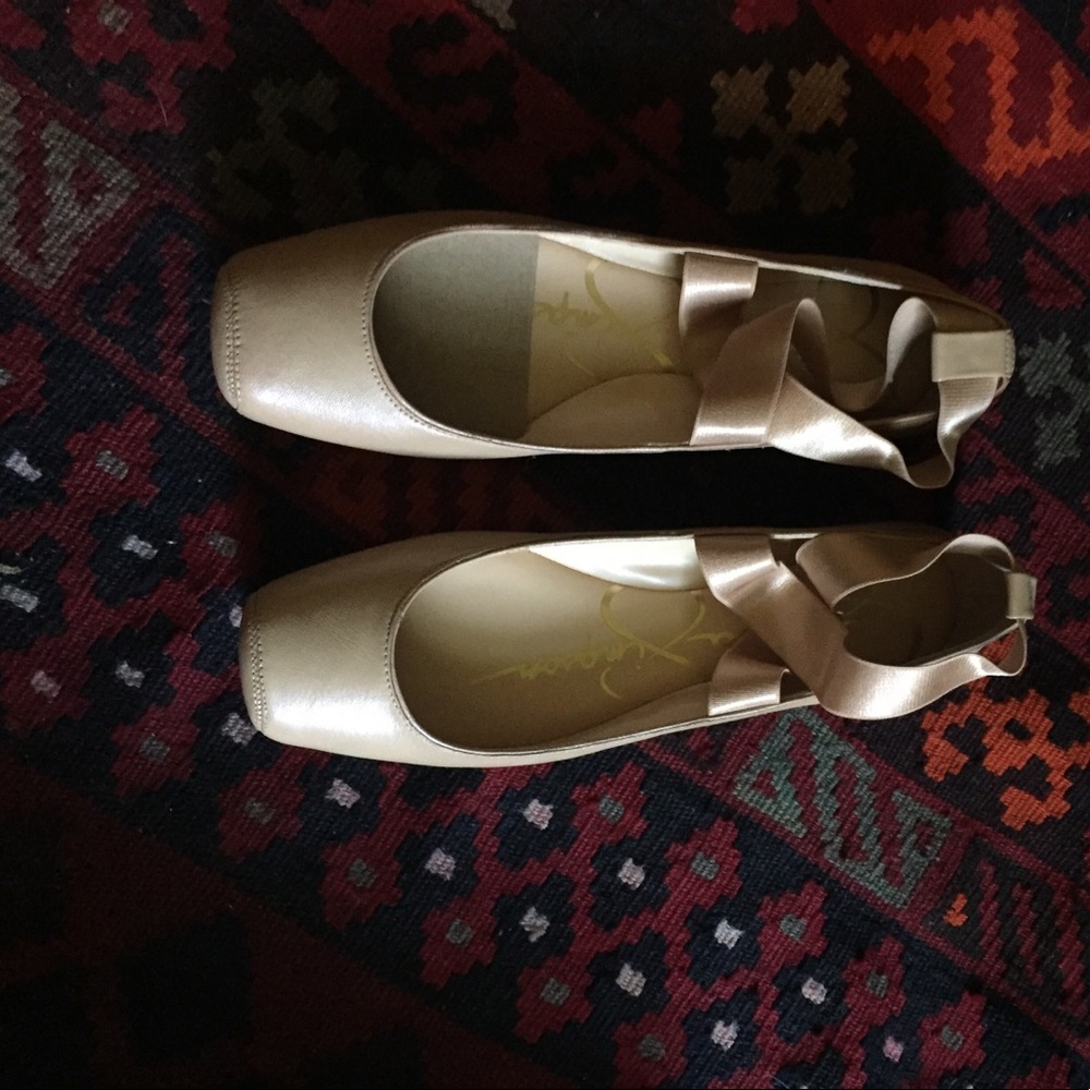 Jessica Simpson flats