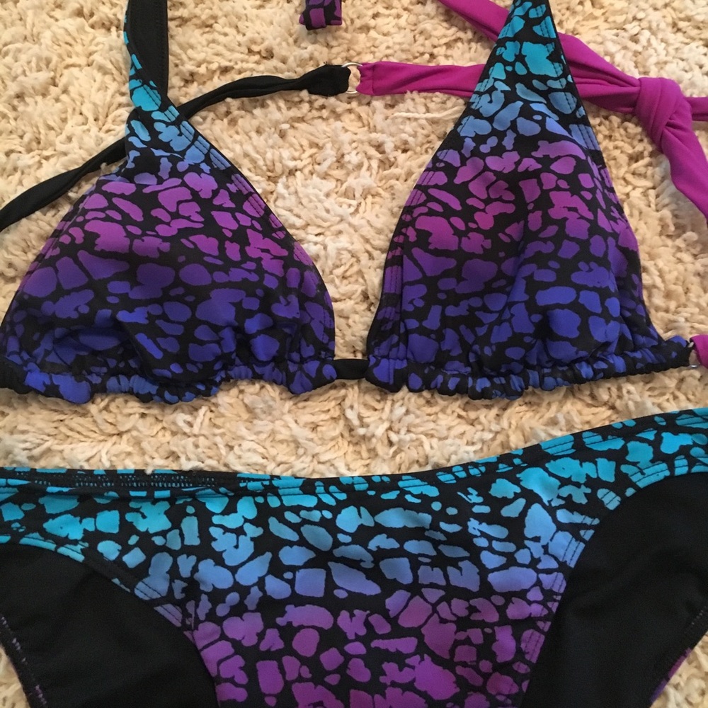 Leopard print bikini - Picture 1 of 3
