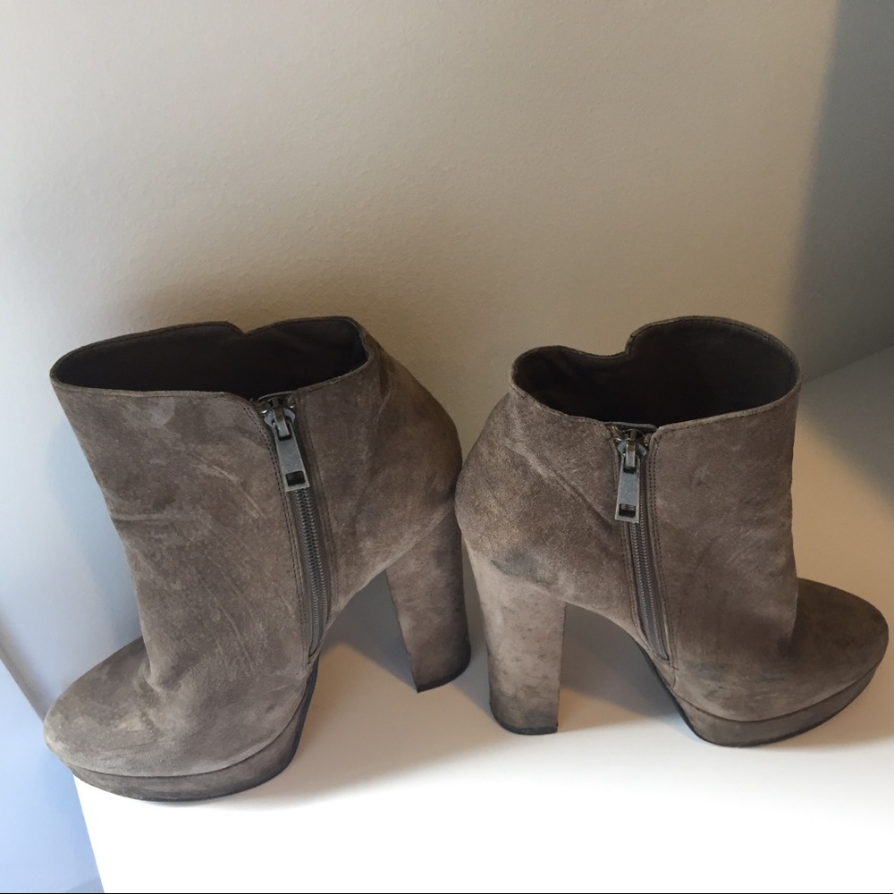 Chinese Laundry Size 7, 100% suede Pumps