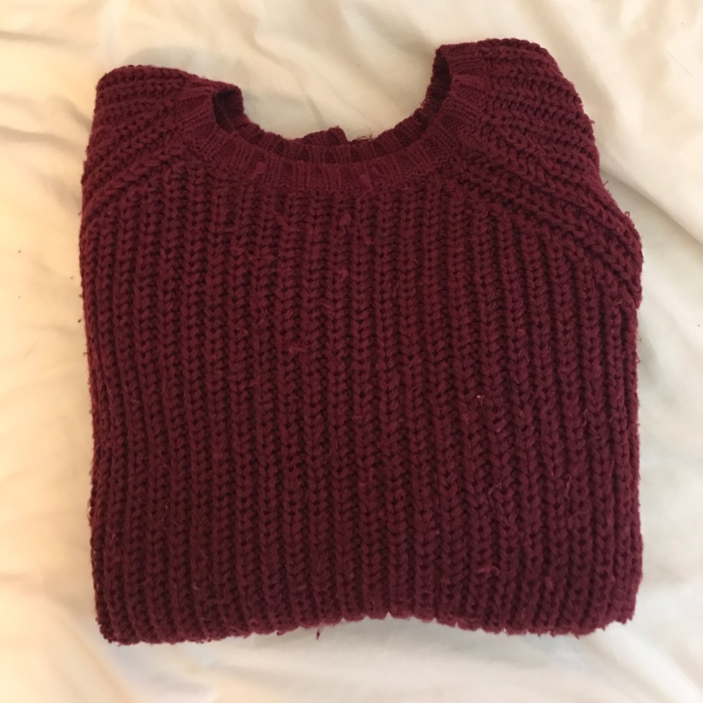 Maroon jetting sweater