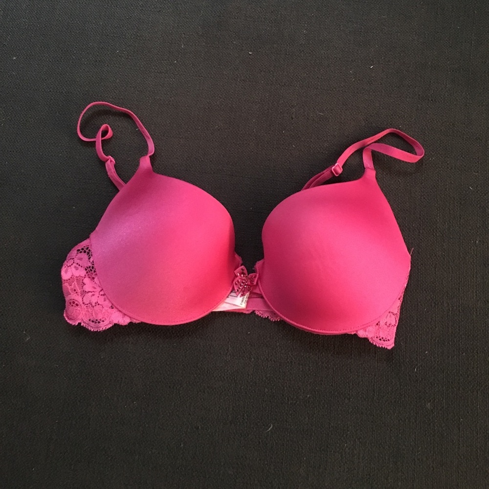 ‼️‼️ pink Victoria secret bra