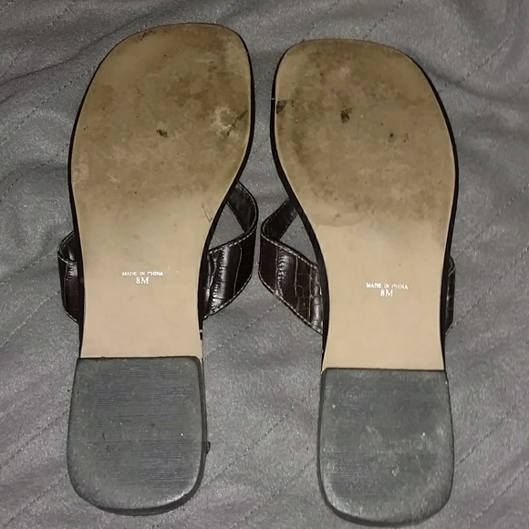 🍎3 For $15🍎💝SALE💝Gator Look Sandal's - Picture 4 of 4