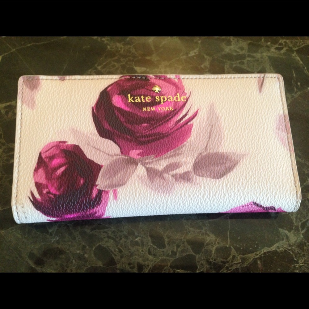 🌹NWT- KATE SPADE WALLET