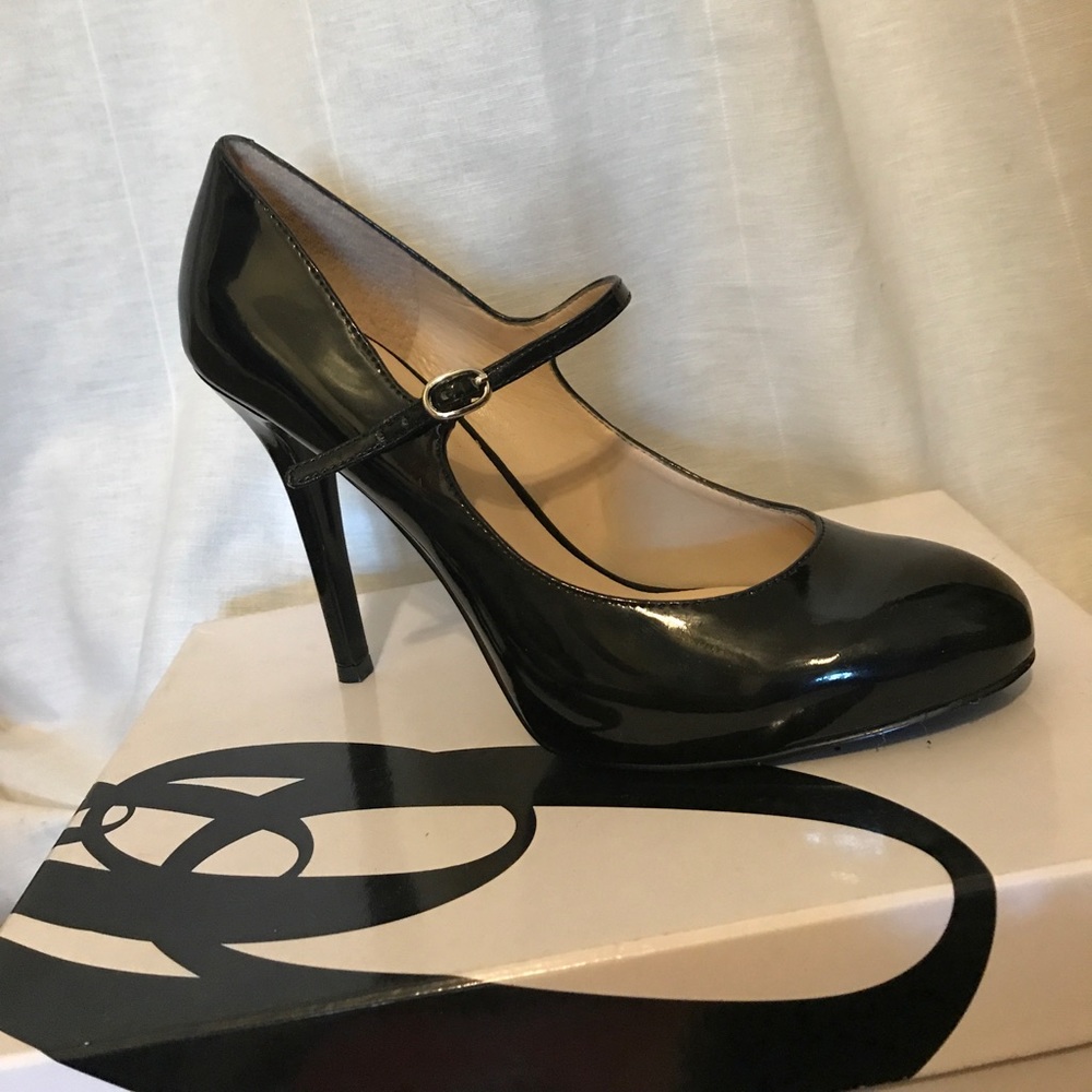 Nine West Mary Jane Heels