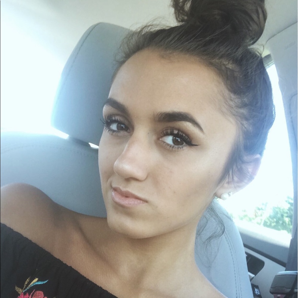 Meet your Posher, Hannah