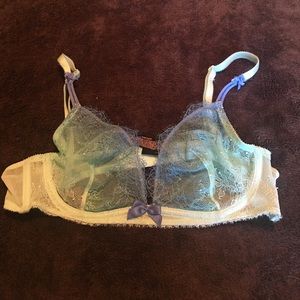 Blue lace bra 34b