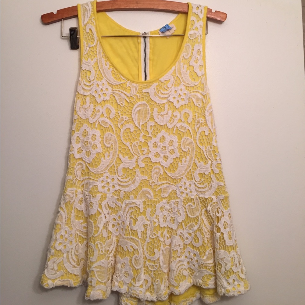 Amazing summer top. In excellent condition!