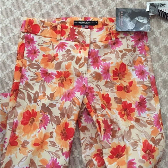 Floral Rampage cropped pants (capris). BNWT. Sz 5. - Picture 2 of 2