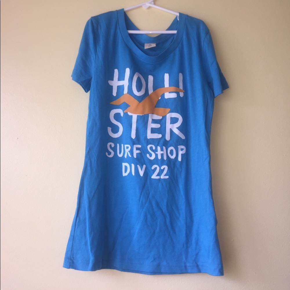 A blue short sleeve-tee