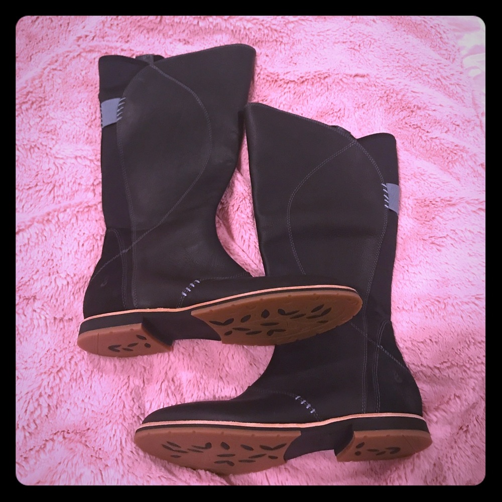 Ahnu black leather boots