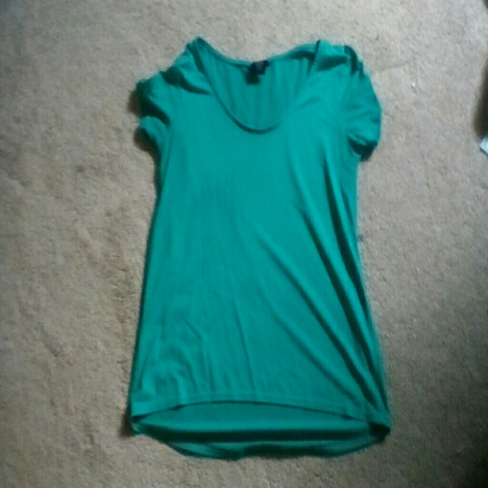 Turquoise tee shirt