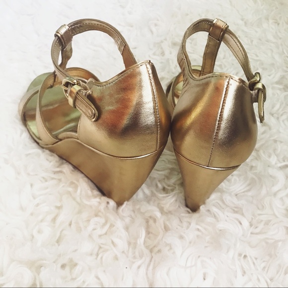 Gold Coach Wedges - Picture 3 of 4