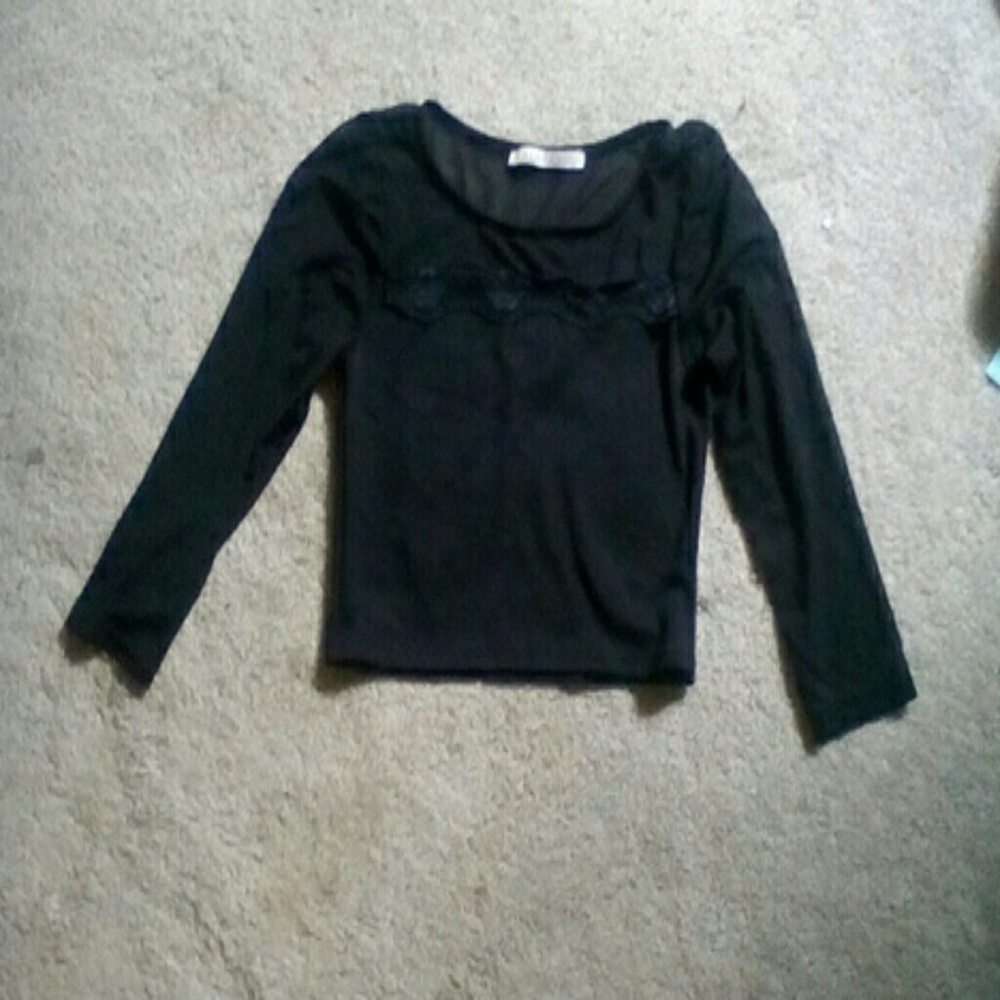 Black half sleeve crop top