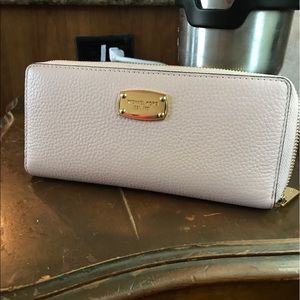 Michael kors wristlet