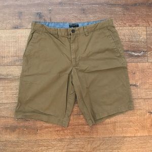 Men's shorts. Banana Republic. Size 34.
