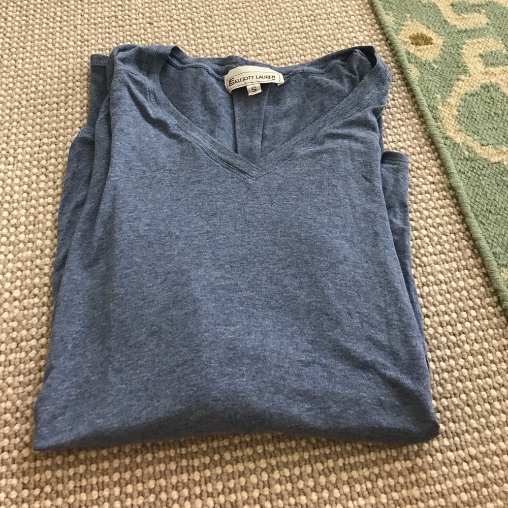 Long sleeve comfy t shirt..