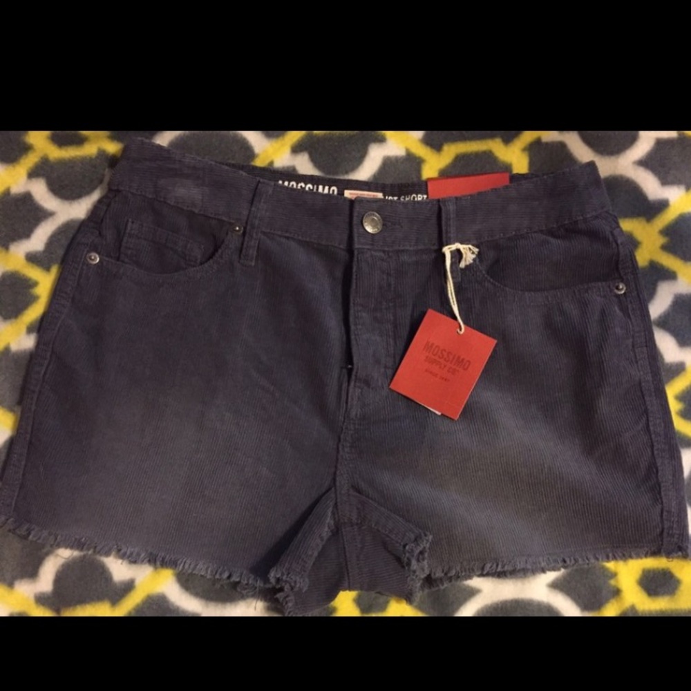Cute high waisted shorts- size 6