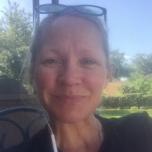 Meet your Posher, Connie