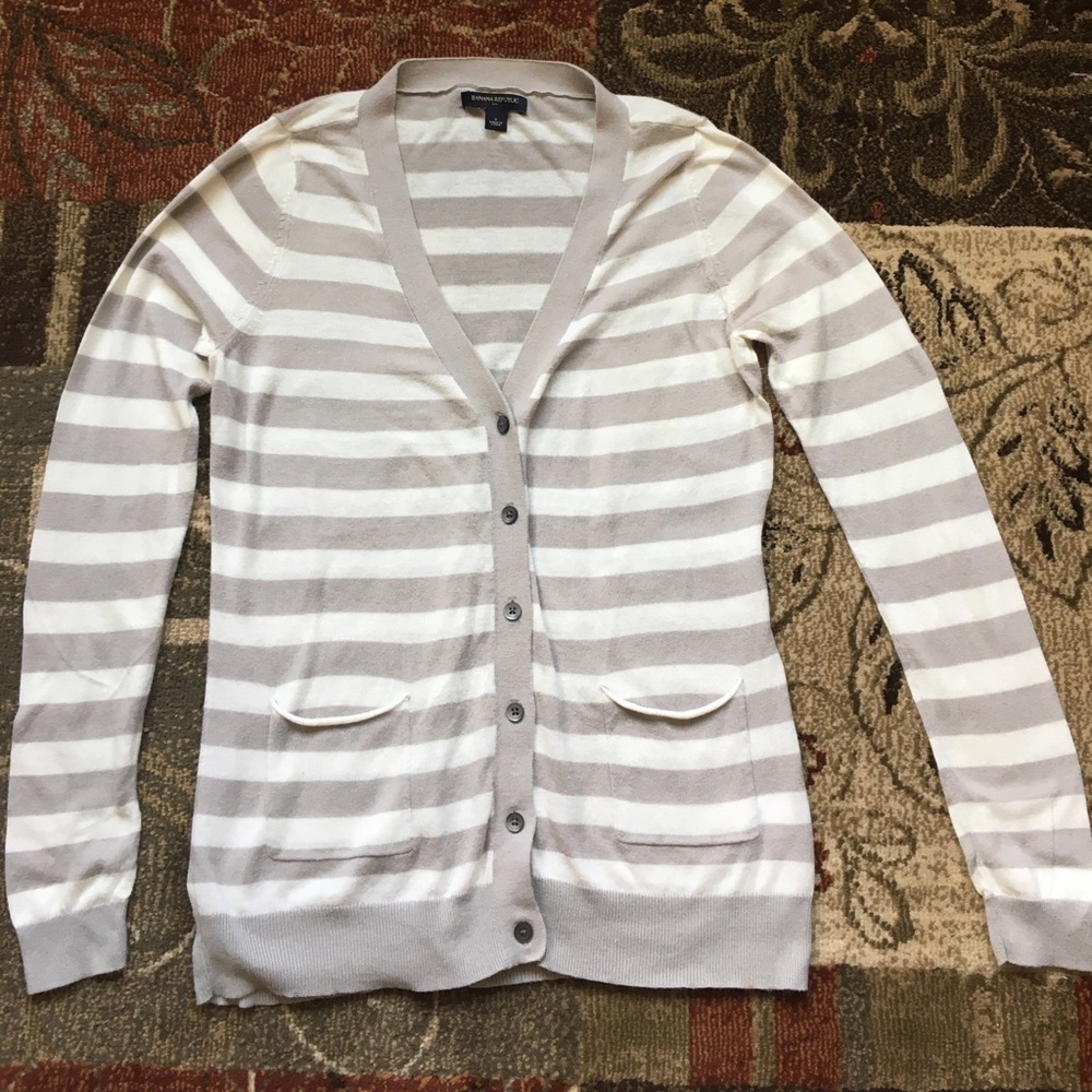 Banana Republic Gray and White Cartigan