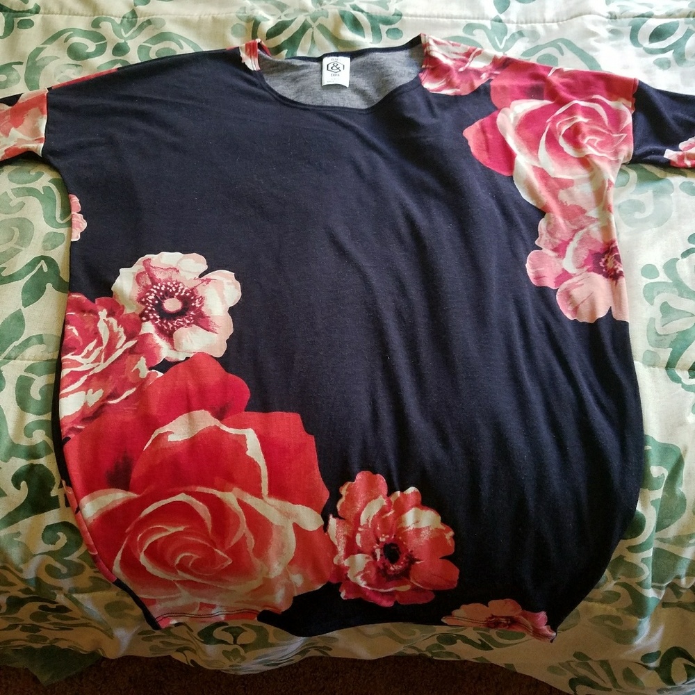 Gorgeous hard to find Agnes & Dora Dolman Tunic