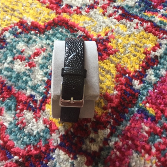 Kenneth Cole watch - Picture 2 of 3