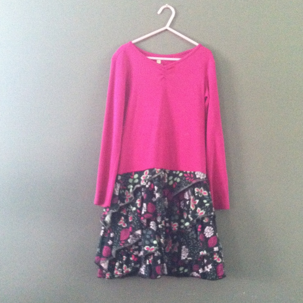 Beautiful flower printed dress!!! :) <3 ;)