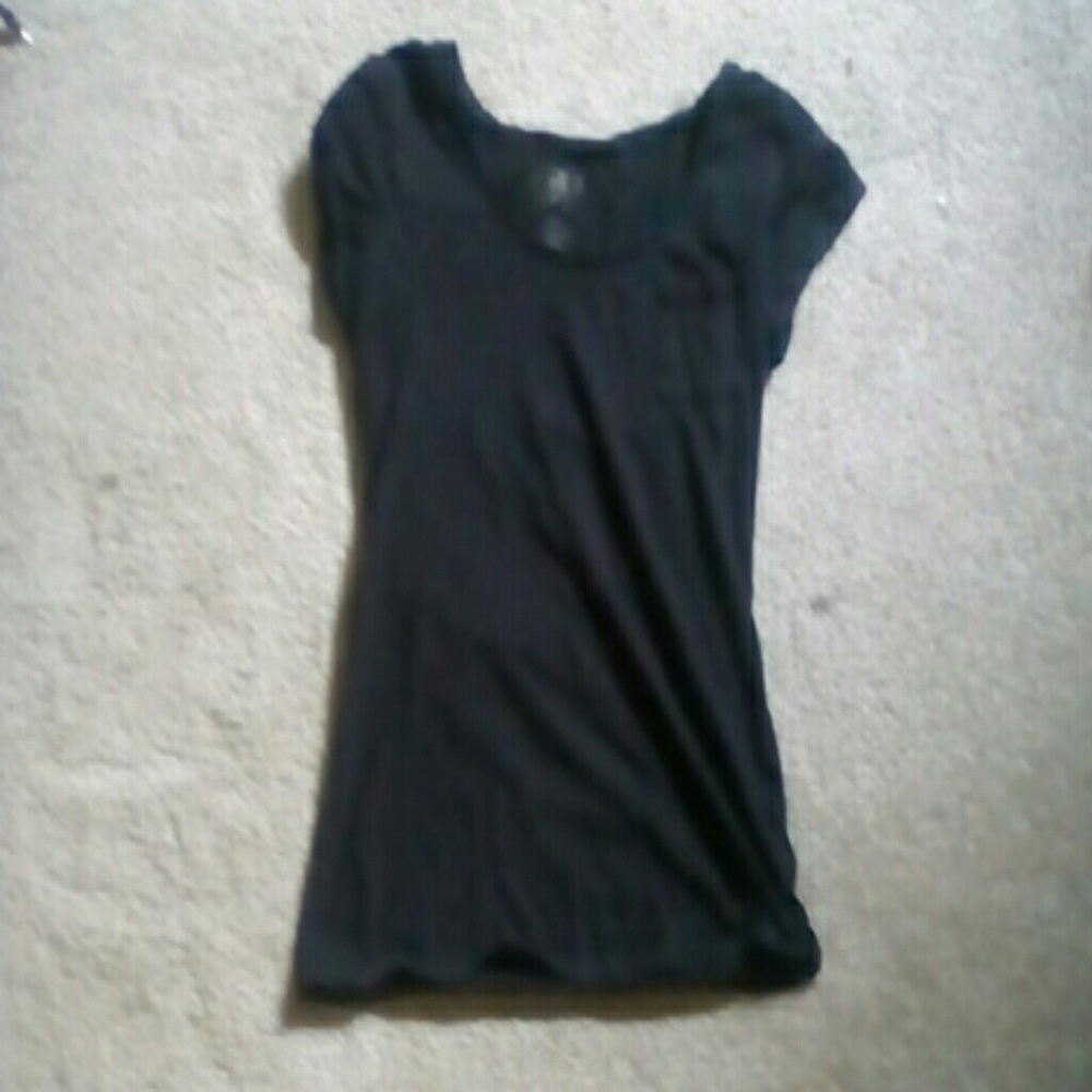 Black tee