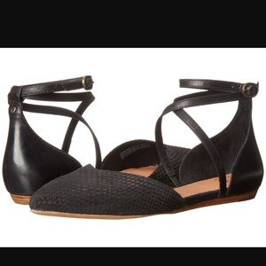 Ugg Izabel Mar Black Cross Strap Almond Toe Flats