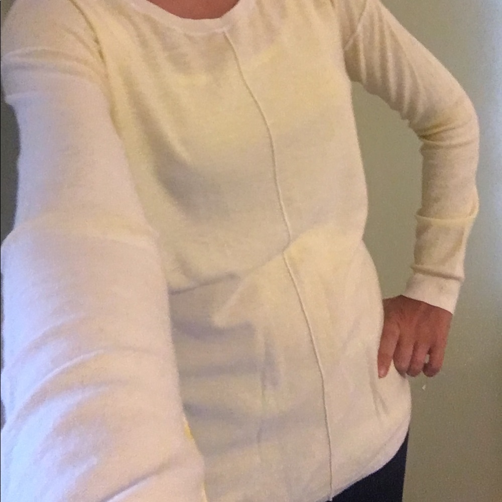 Gap lightweight yellow cotton top