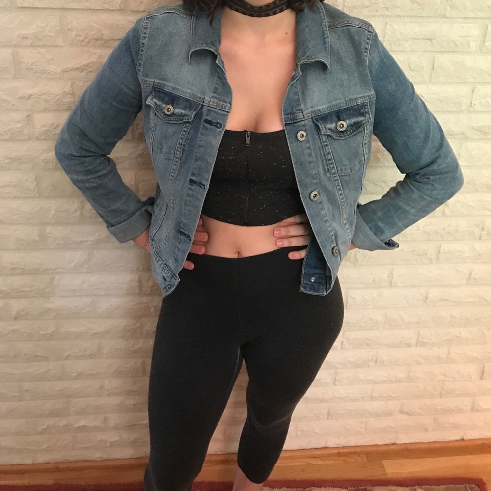 Black crop top