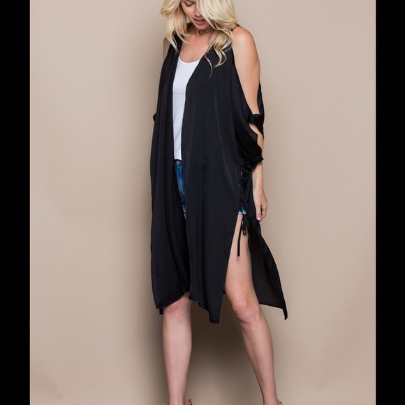Solid Kimono SLV Cold Shoulder Easy Top