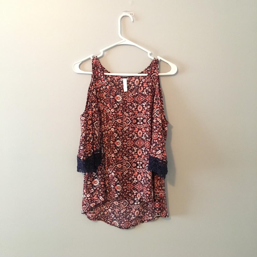 Xhilaration cold shoulder top