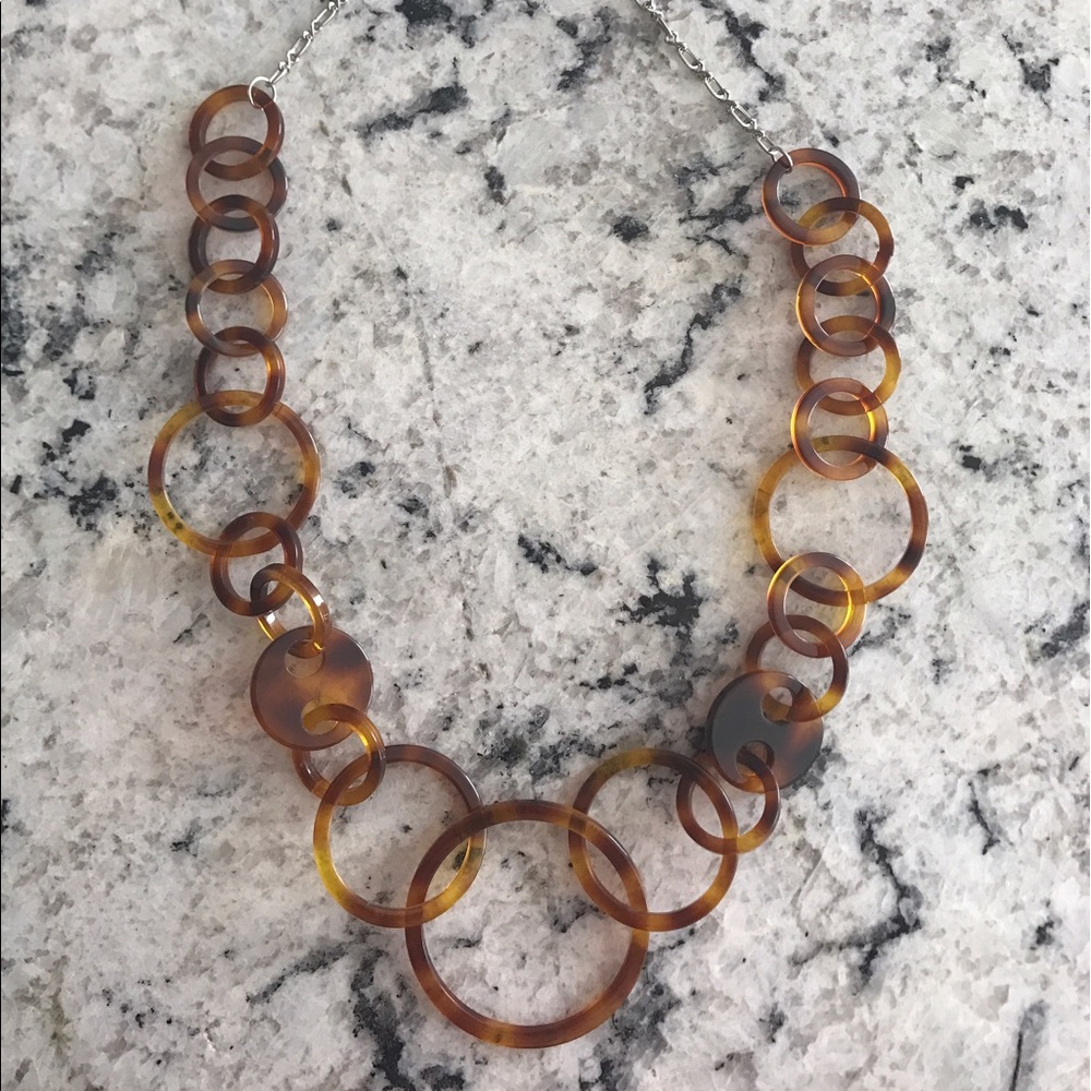 Tortoise long necklace