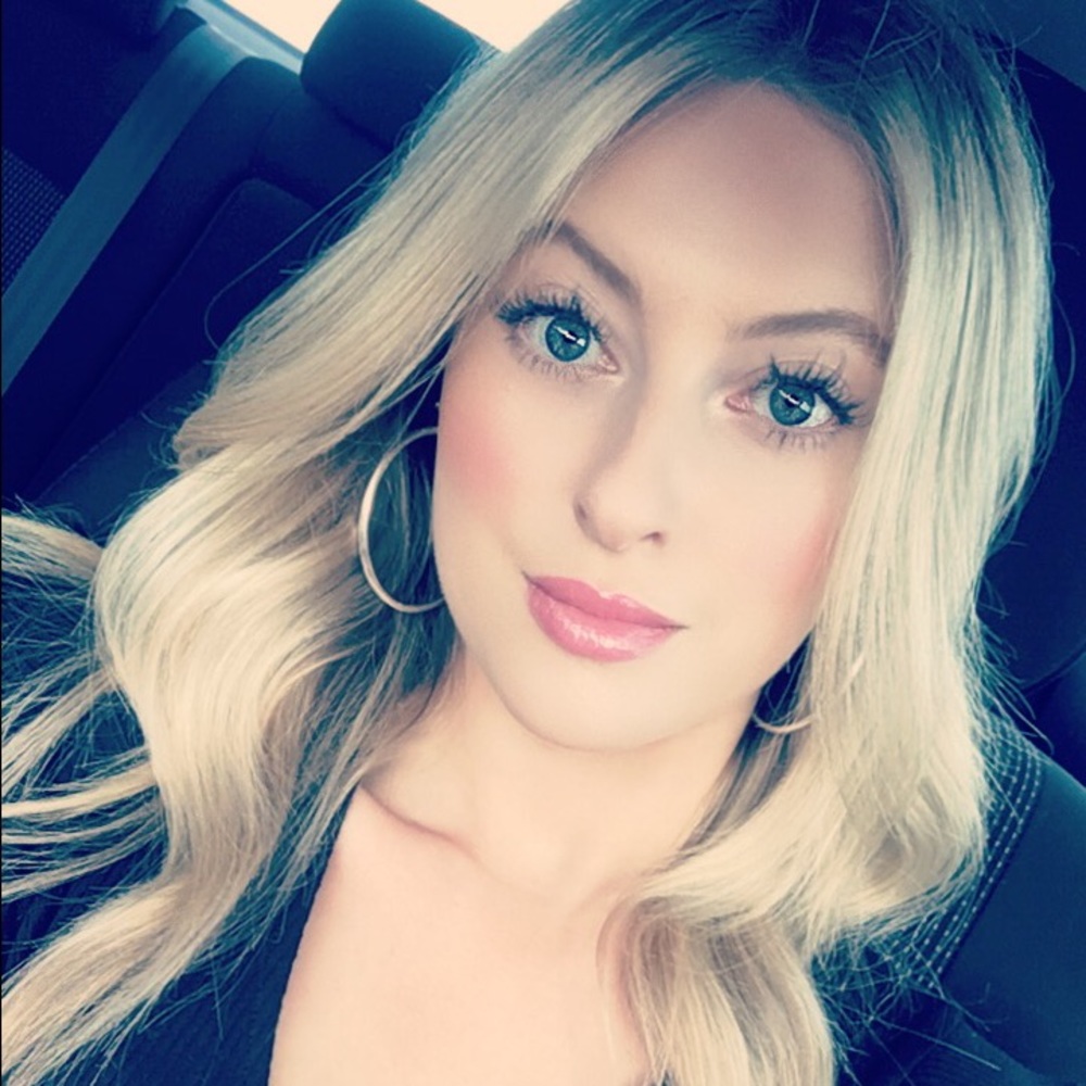 Meet your Posher, Dana