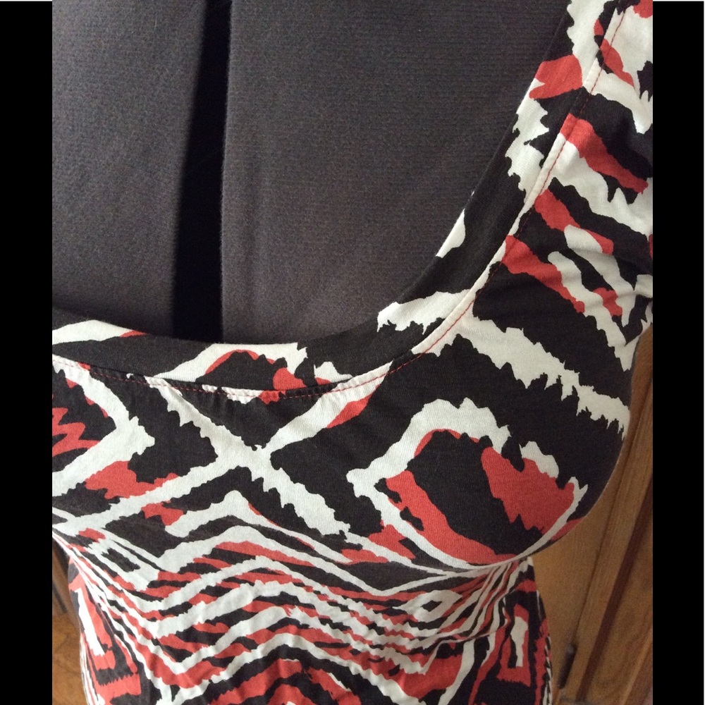 Patterned Top - Picture 2 of 4