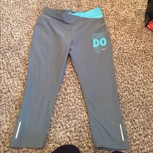 Nike dri-fit workout crop