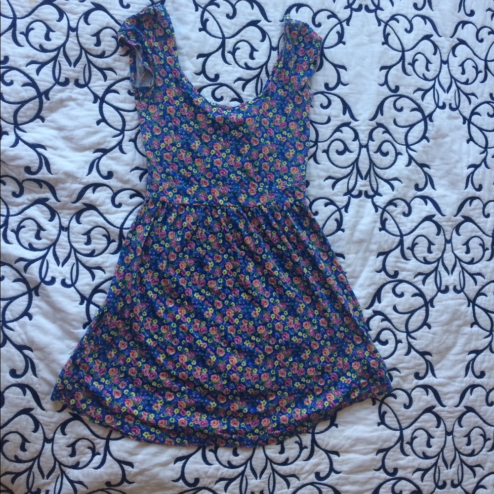 30% off bundles! Forever 21 dress