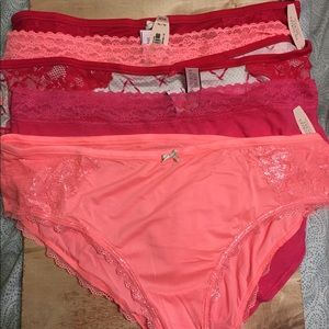 Victoria secrets. 5 undergarments.