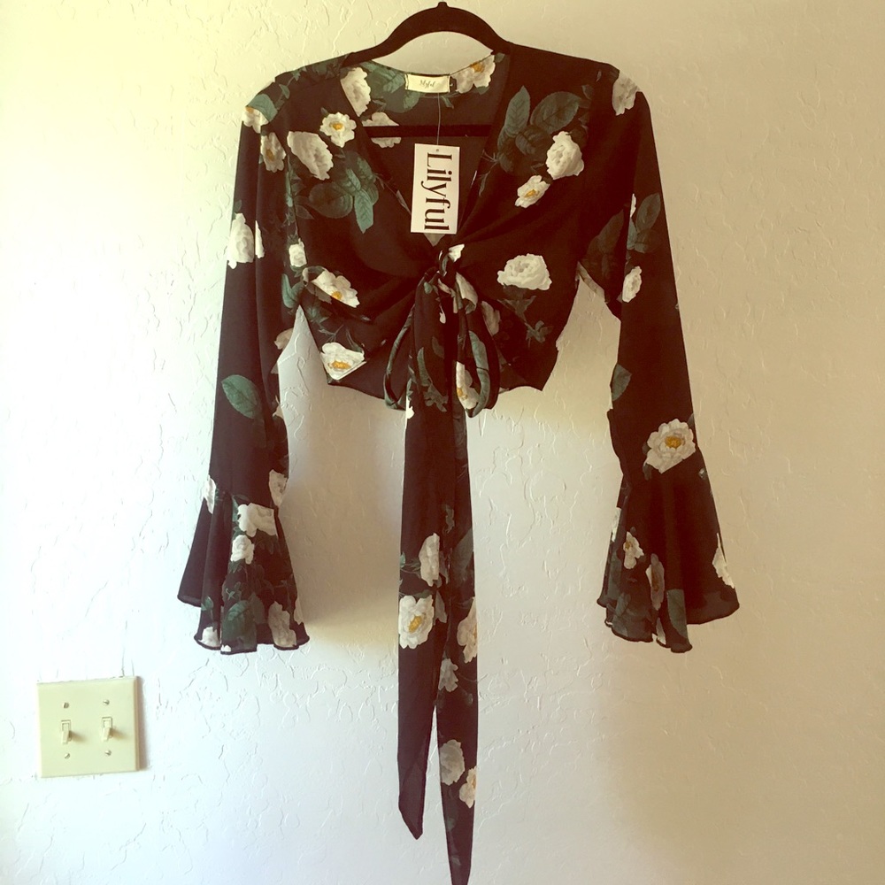 Lilyful Hidden Garden Wrap Top BNWT size L
