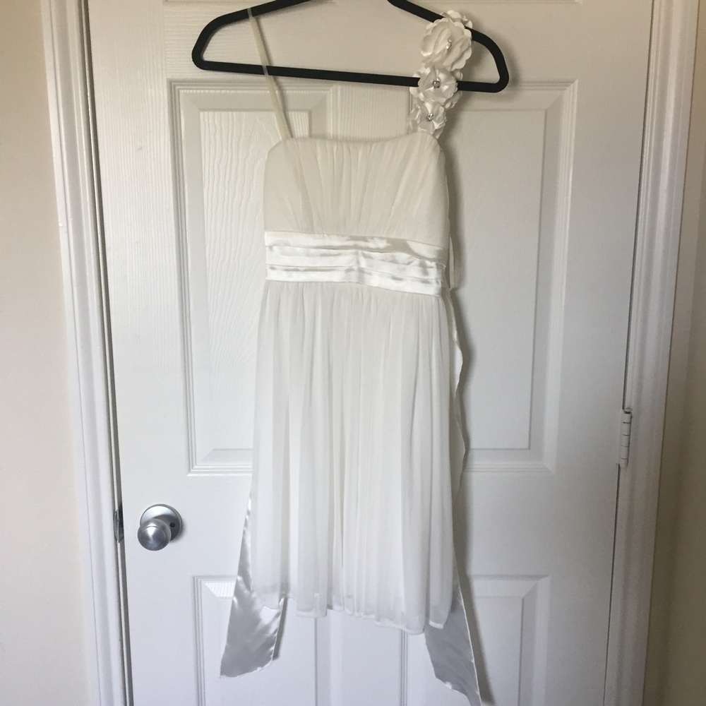 White Floral Off-The-Shoulder FORMAL DRESS