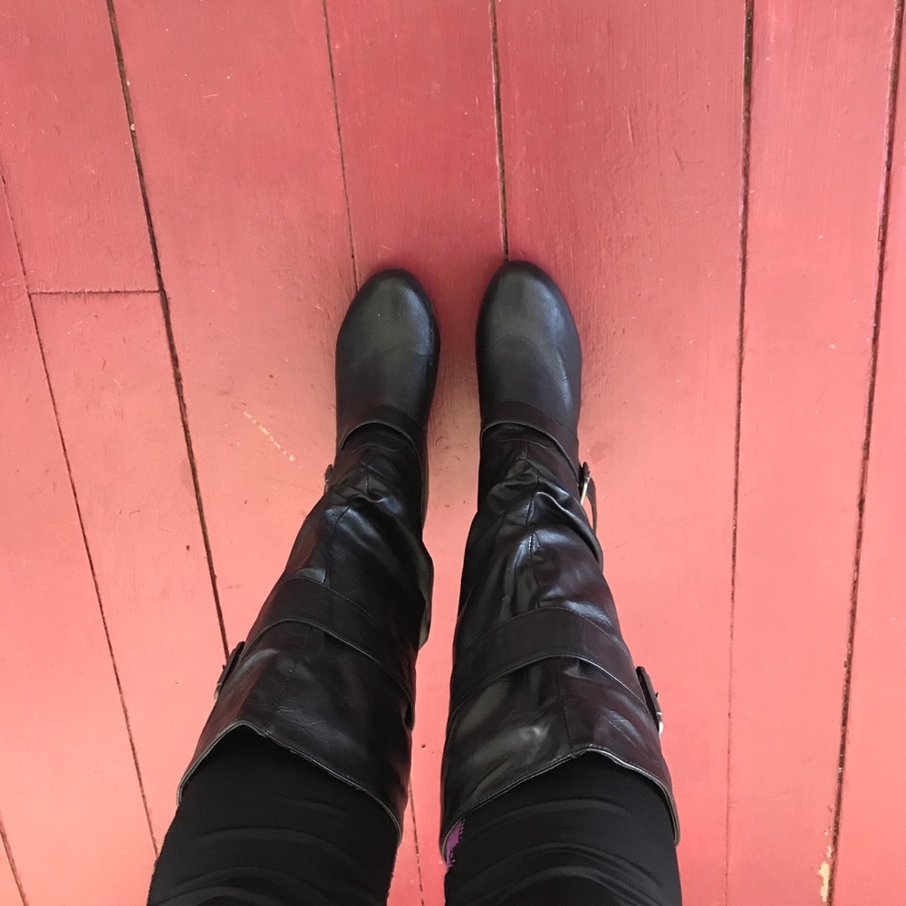 Black "leather" boots with heel