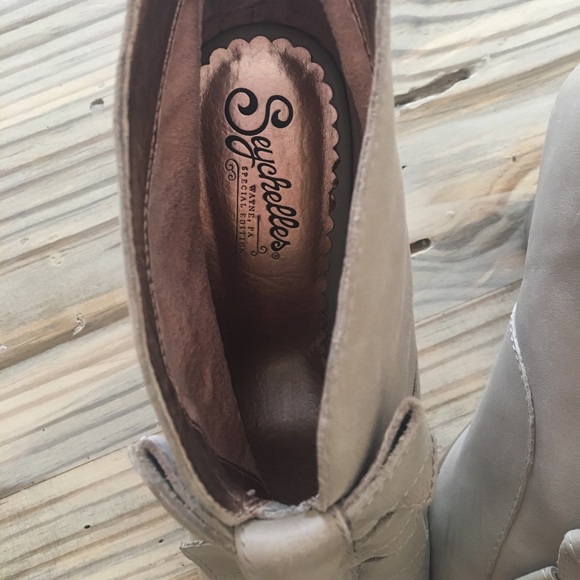 Shoes - Picture 2 of 3