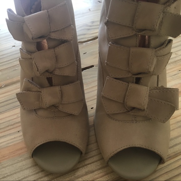 Shoes - Picture 3 of 3