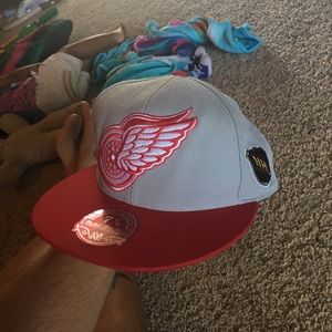 Flat bill red wing hat only used once!!!