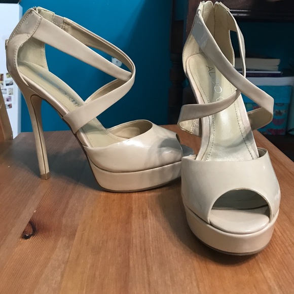 Aldo's genuine patent  leather peep toe 4" heels - Picture 1 of 4