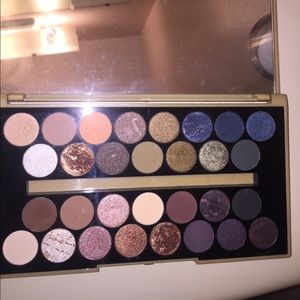 Makeup Revolution Fortune Favors the Brave