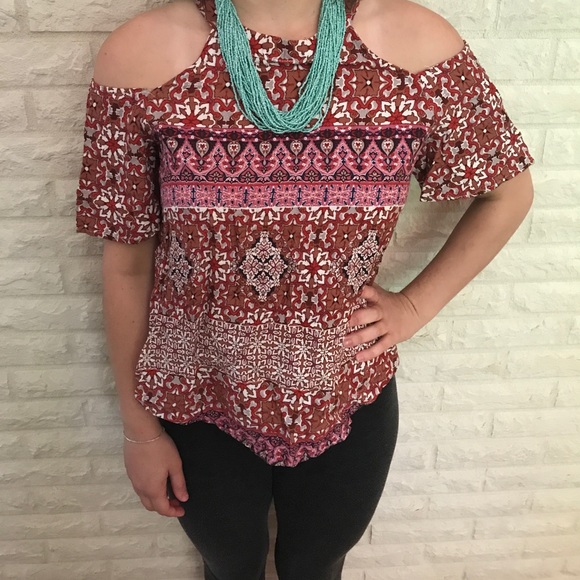Cold Shoulder Pattern Top - Picture 1 of 3